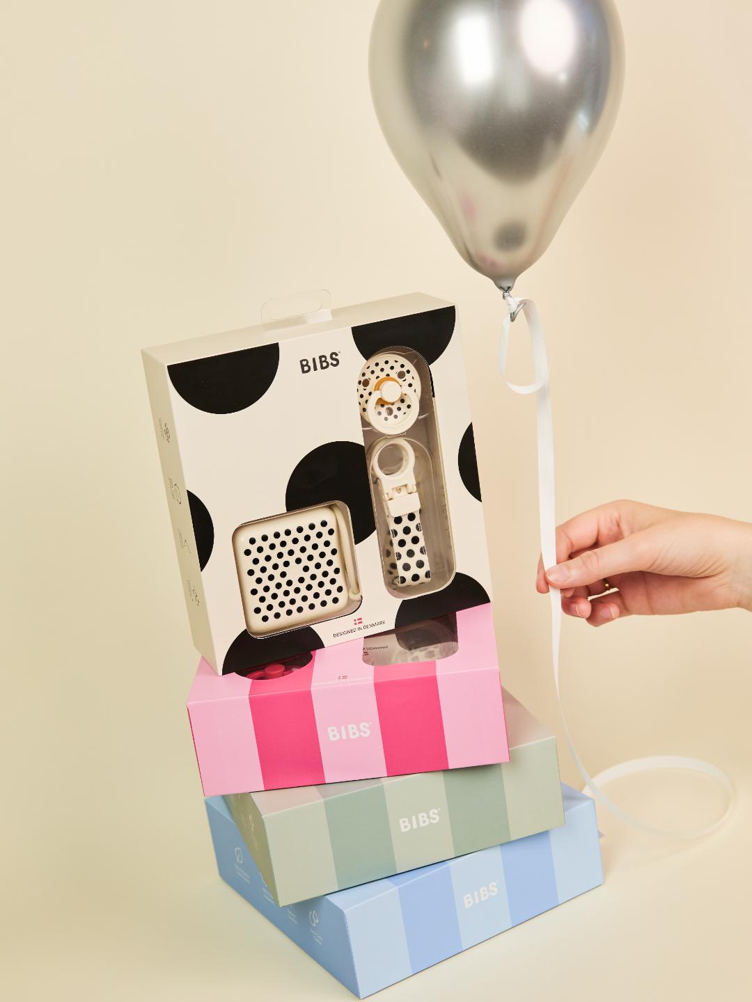 BIBS Sooth&Go Gift Set, Colour Round Pacifier, pacifier box and pacifier clip, Polka Dots, BIBS kinkekomplekt beebilutt, lutikarp ja lutikett, all-groups