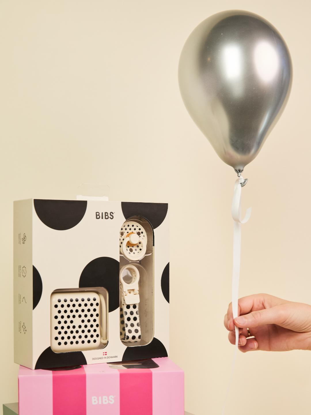 BIBS Sooth&Go Gift Set, Colour Round Pacifier, pacifier box and pacifier clip, Polka Dots, BIBS kinkekomplekt beebilutt, lutikarp ja lutikett, all-groups