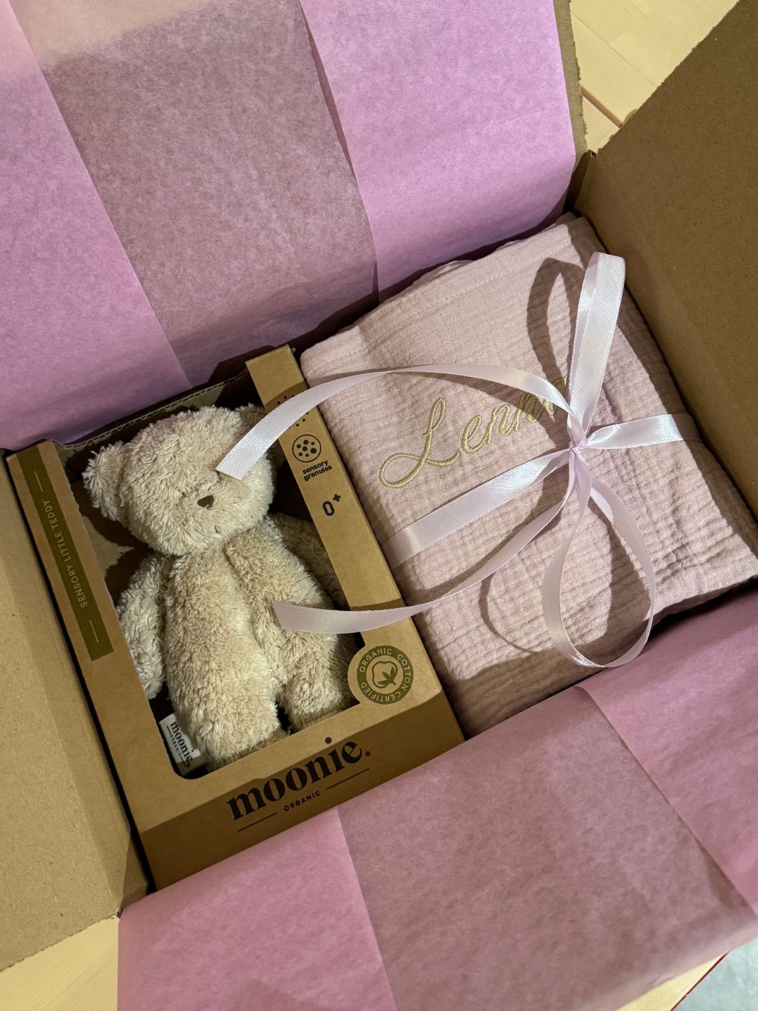 Personalize Babyluv Studio muslin baby blanket, nimeline musliinist beebitekk, pesonaliseeritud musliintekk, tikitud nimega beebitekk, all-groups