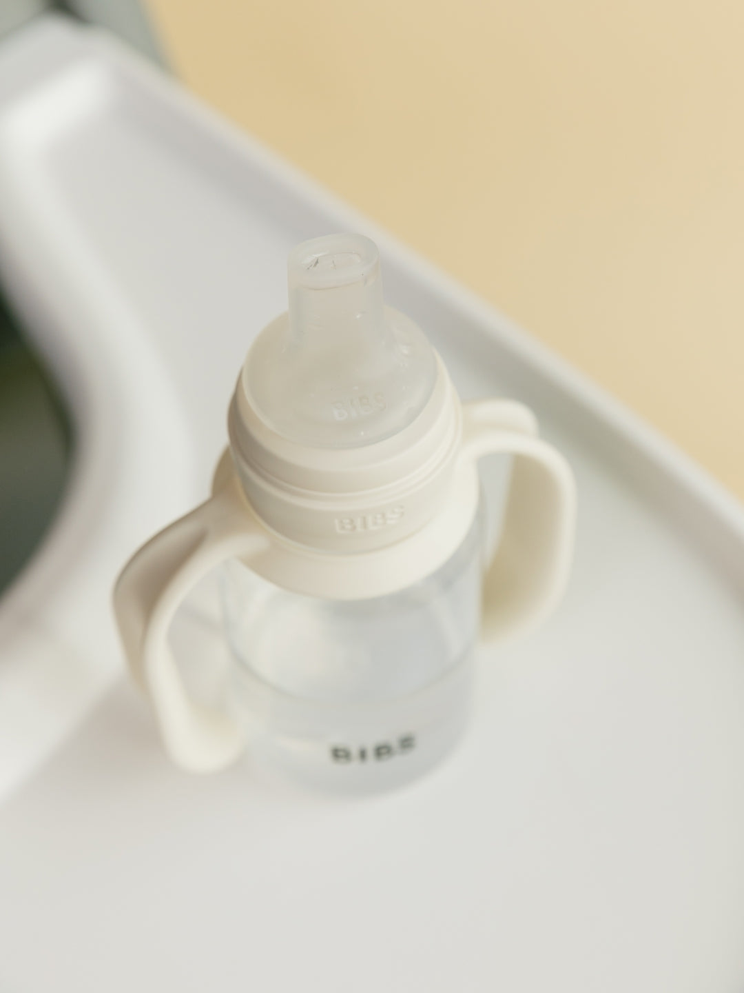 BIBS baby sippy bottle with silicone spout, BIBS tilaga joogipudel silikoonist otsaga, all-groups