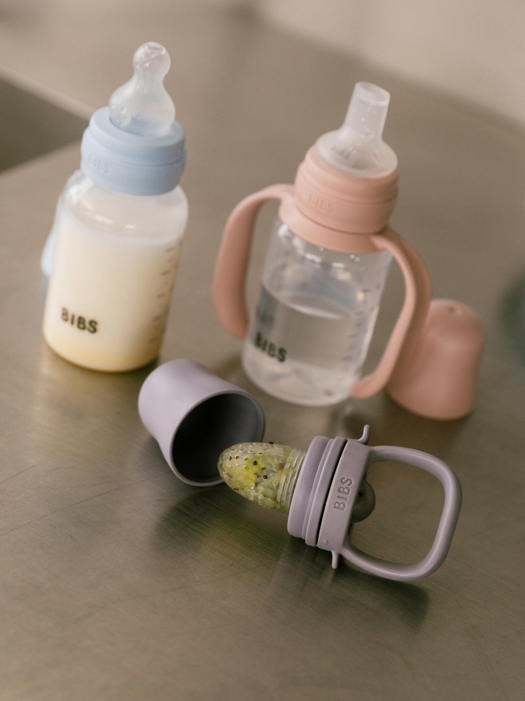 BIBS baby sippy bottle with silicone spout, BIBS tilaga joogipudel silikoonist otsaga, all-groups