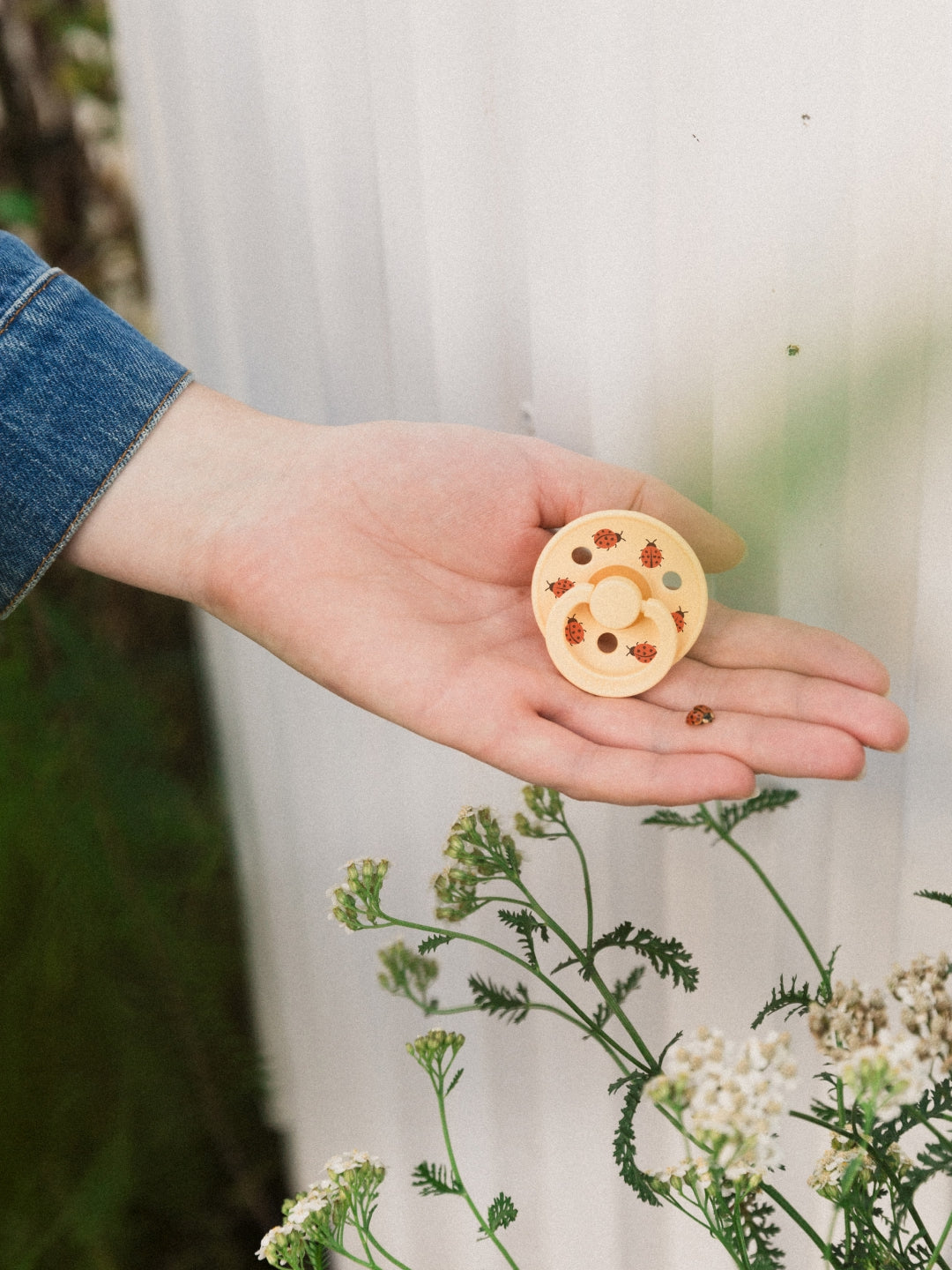 BIBS Studio Collection Colour Round Pacifiers, Urban Garden, Bumblebee Mushroom Mix, BIBS Studio Collection Colour Round kirsikujulised lutid, linnaaed, all-groups