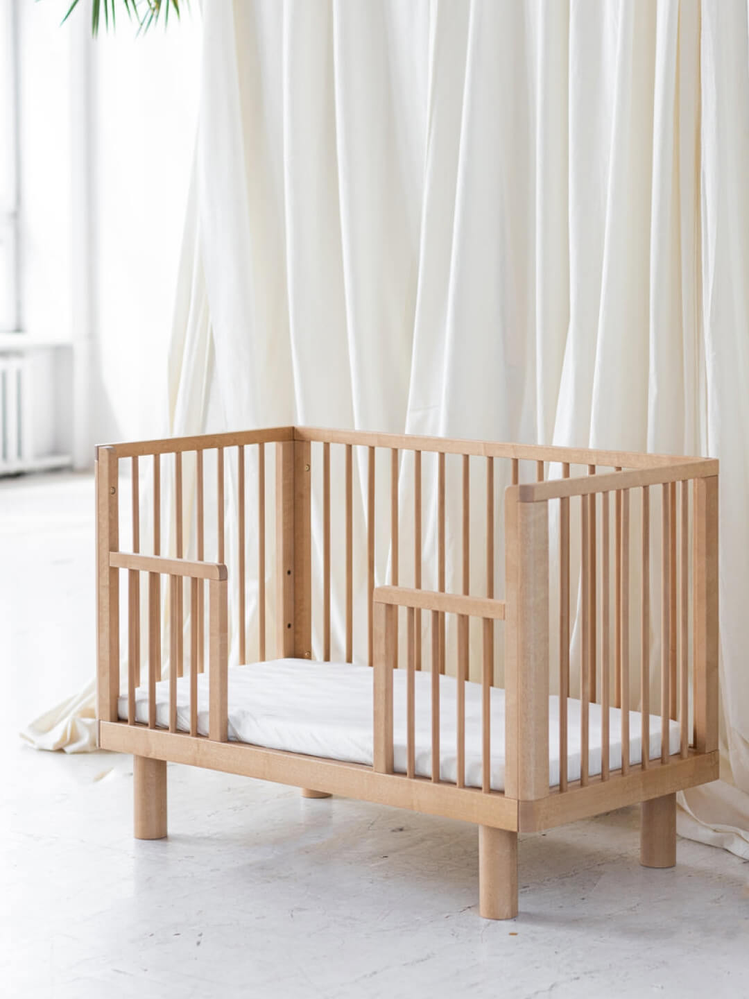 Karl & Fric Nox Cot - Natural Wood, Karl & Fric Nox beebivoodi, võrevoodi, beebi võrevoodi