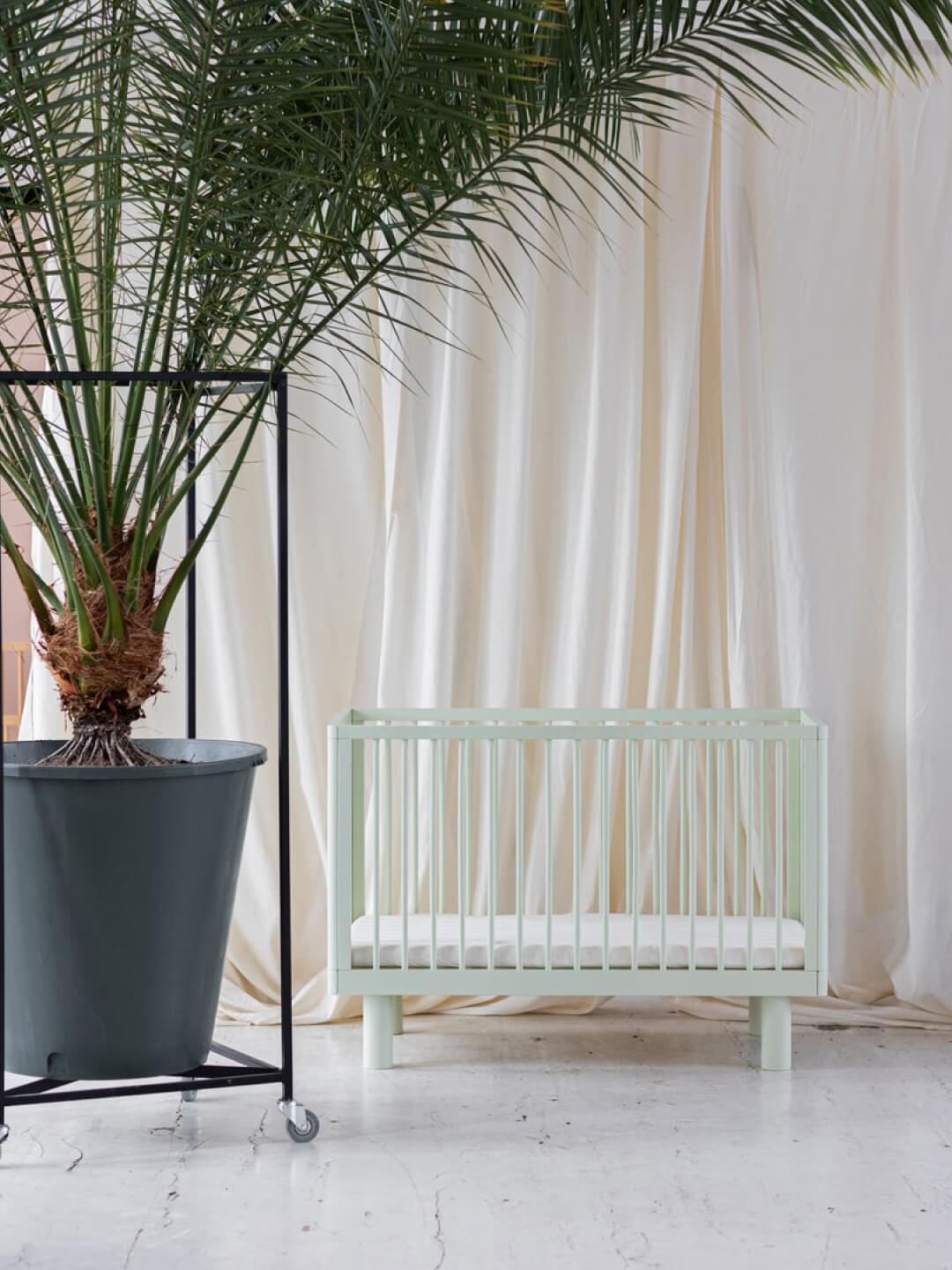 Karl & Fric Nox Cot in pistachio, Karl & Frix beebivoodi, võrevoodi Pistachio