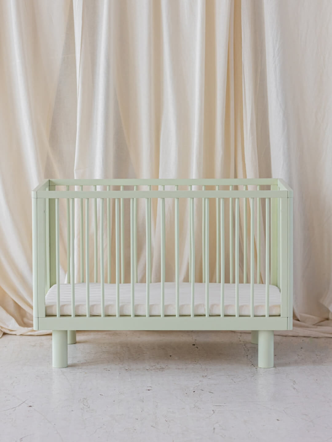Karl & Fric Nox Cot in pistachio, Karl & Frix beebivoodi, võrevoodi Pistachio