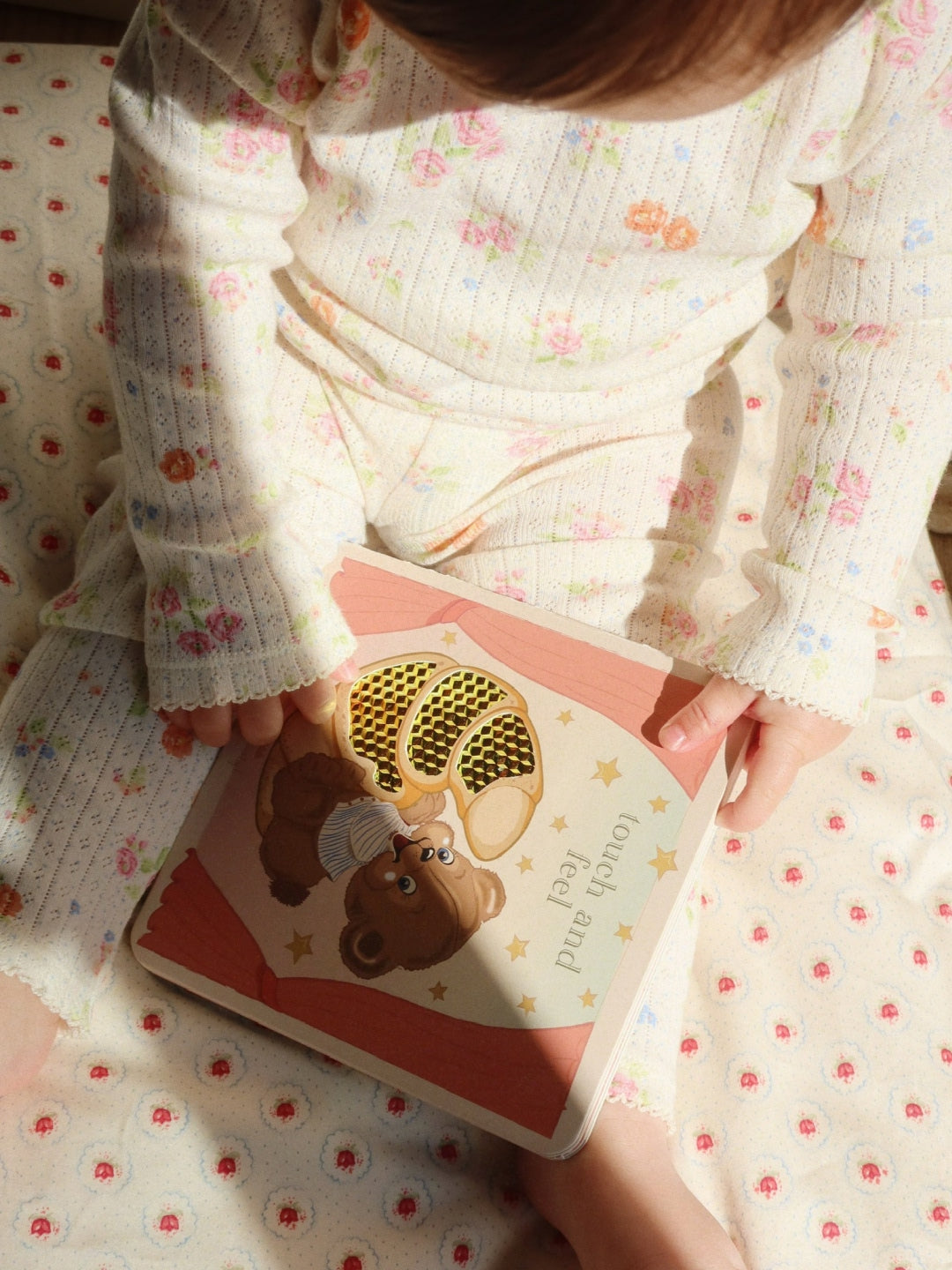 Konges Sløjd touch and feel book, Konges Sløjd katsu ja tunneta raamat, sensoorne raamat