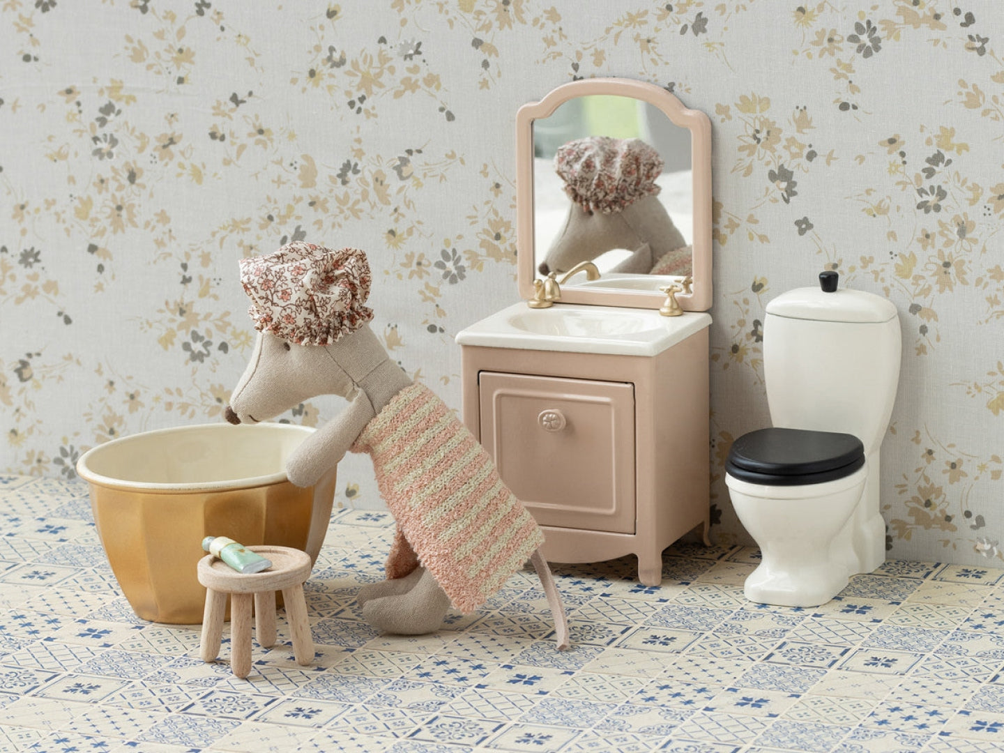 Maileg wellness mouse, Maileg spa-hiir, saun, kraanikauss