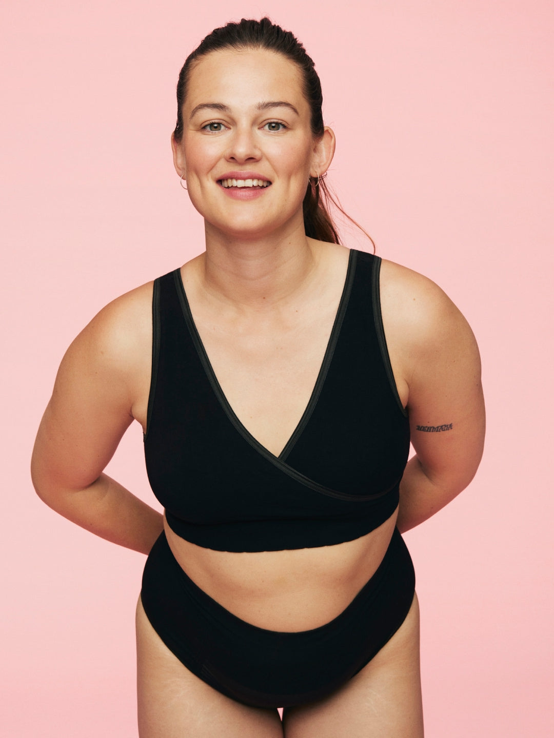 Momkind crossover bra, Momkind rasedusaegne ja imetamiseks sobiv risti lõikega rinnahoidja, imetamisrinnahoidja