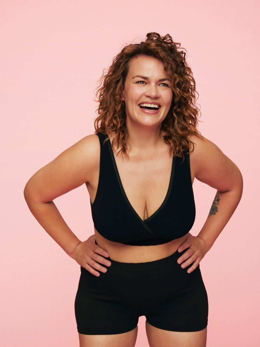 Momkind crossover bra, Momkind rasedusaegne ja imetamiseks sobiv risti lõikega rinnahoidja, imetamisrinnahoidja