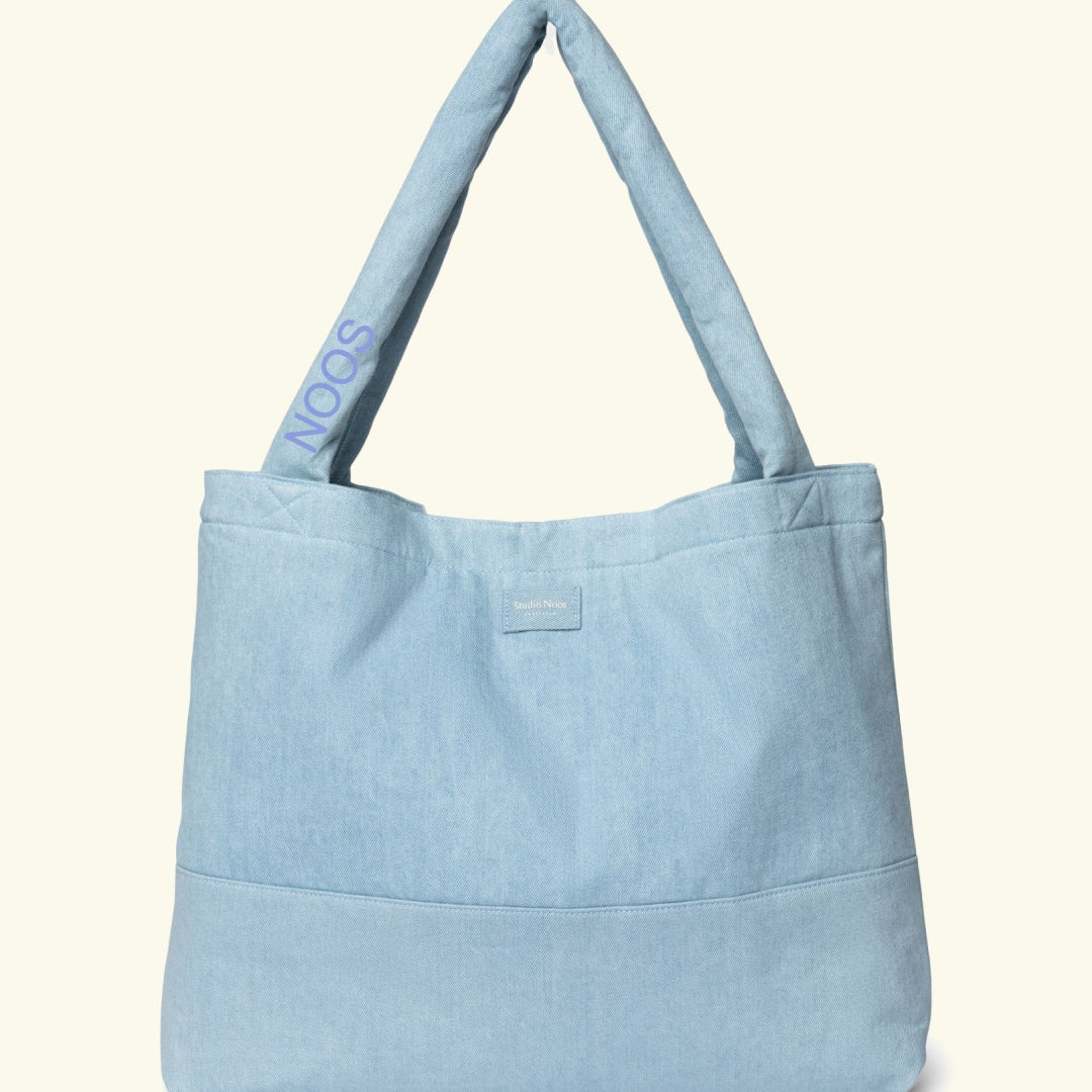 Studio Noos personalized mom-bag denim solid, Studio Noos personaliseeritud mom-bag, denim, light blue helesinise kirjaga