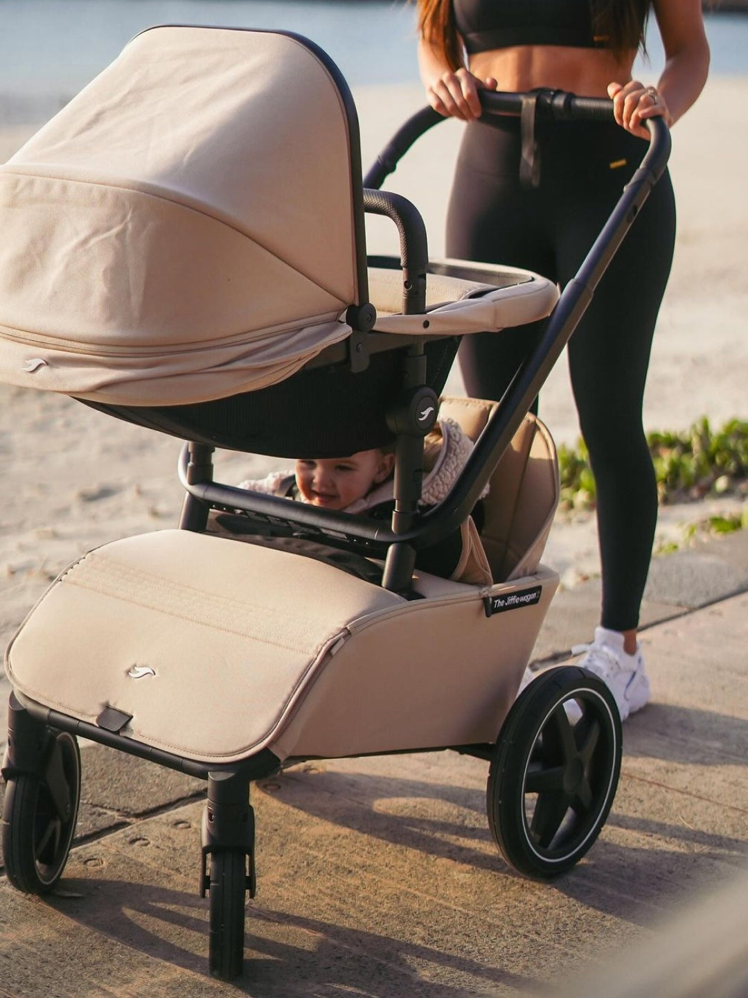 The Jiffle Wagon 6in1, The Jiffle Wagon 6in1 vankrikomplekt - lapsevanker, jalutuskäru, seisulaud, hoiukorv, järelveetav käru, kahe lapse käru, all-groups