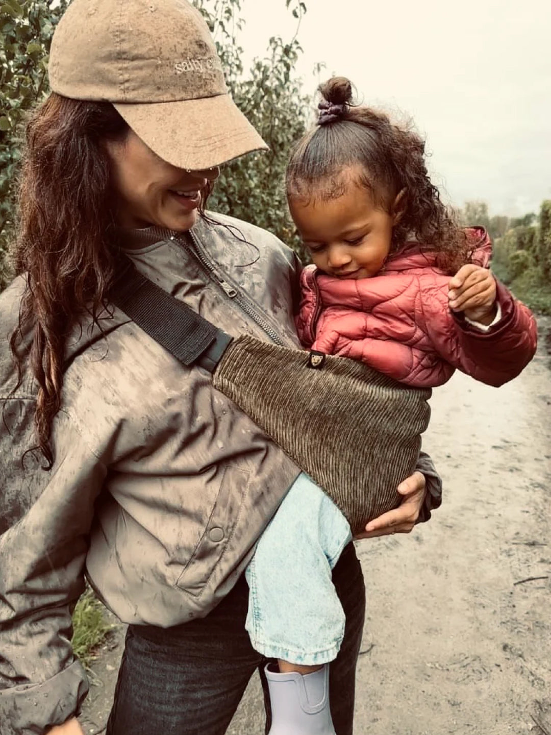 Wildride toddler carrier coudroy olive green, Wildride väikelapse kandekott olive green