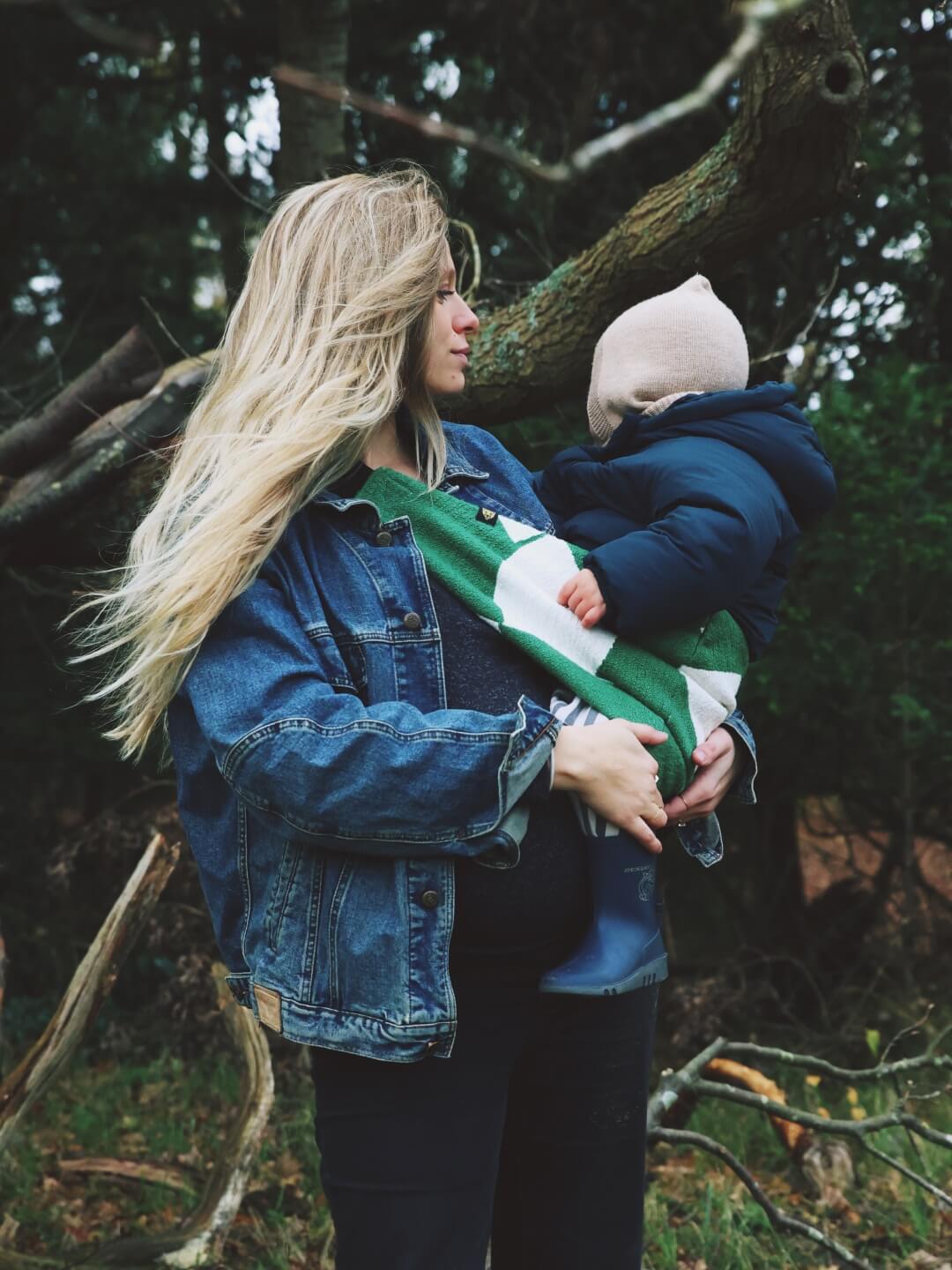 Wildride toddler swing carrier, Green Graphic, Wildride väikelapse kandekott, Green Graphic muster