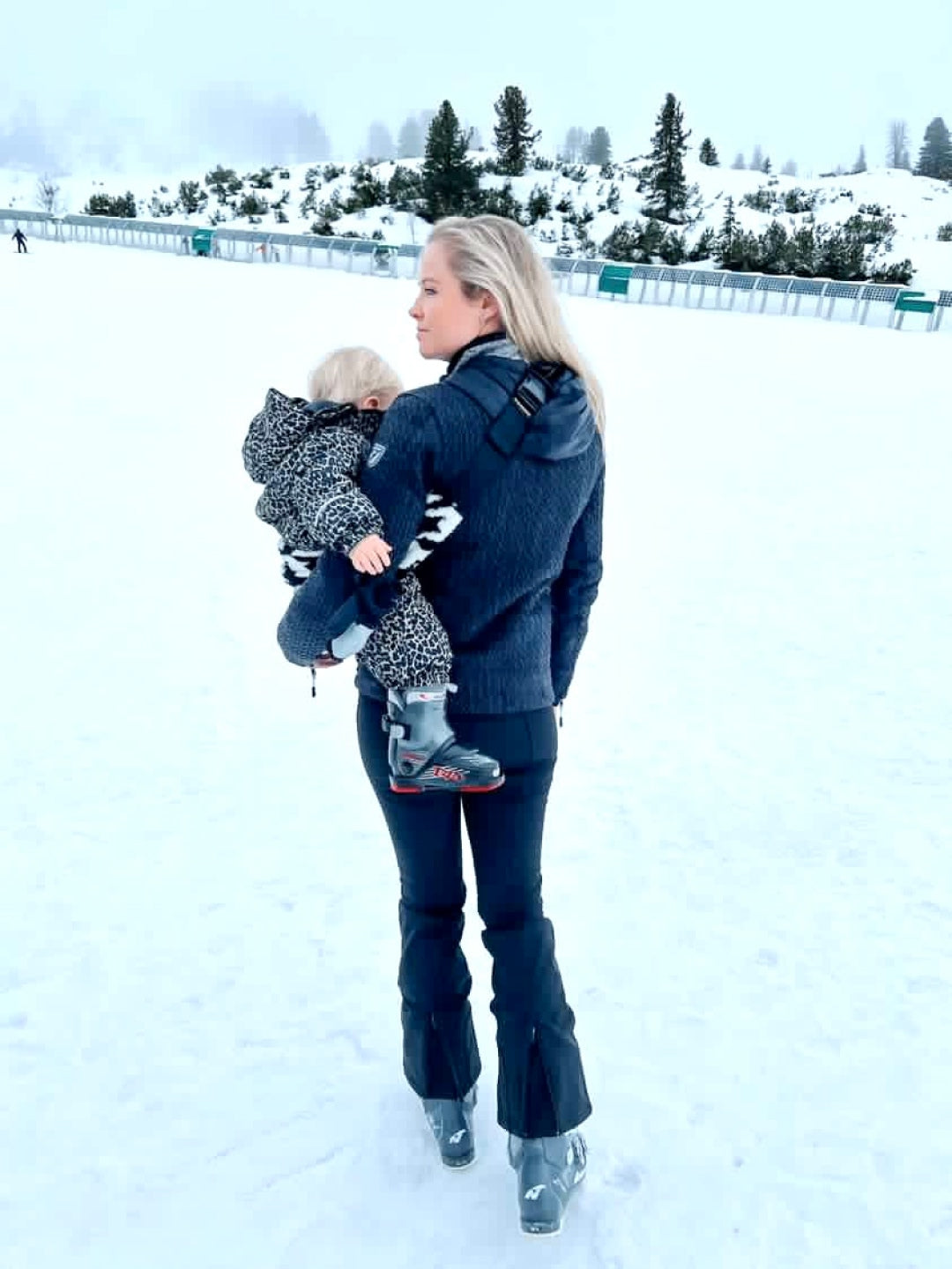 Wildride Toddler Swing Carrier - Houndstooth Teddy, Wildride väikelapse kandekott – Houndstooth Teddy