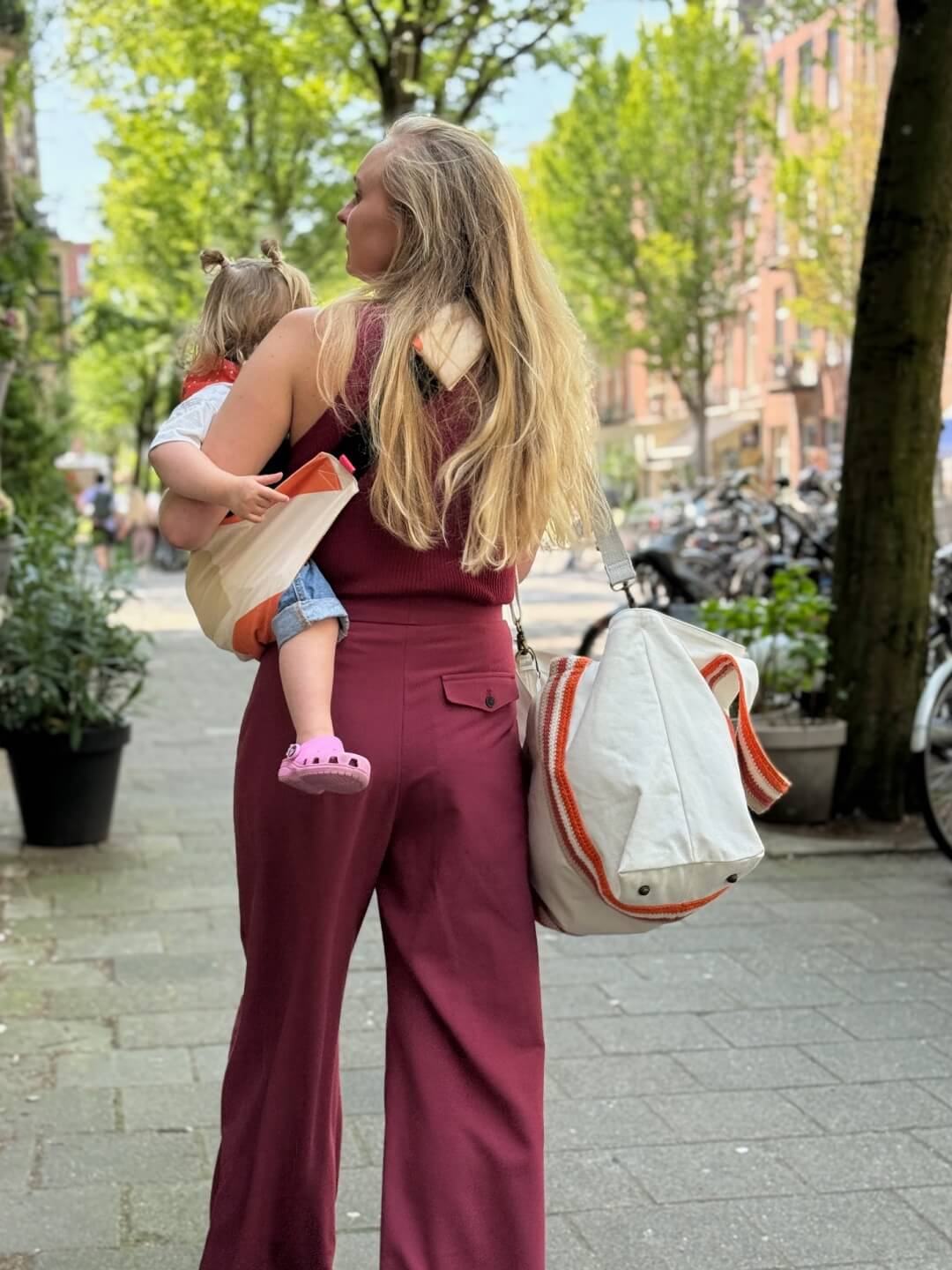 Wildride toddler swing carrier, Marie Marie x Wildride Orange Graphic, Wildride väikelapse kandekott Orange Graphic