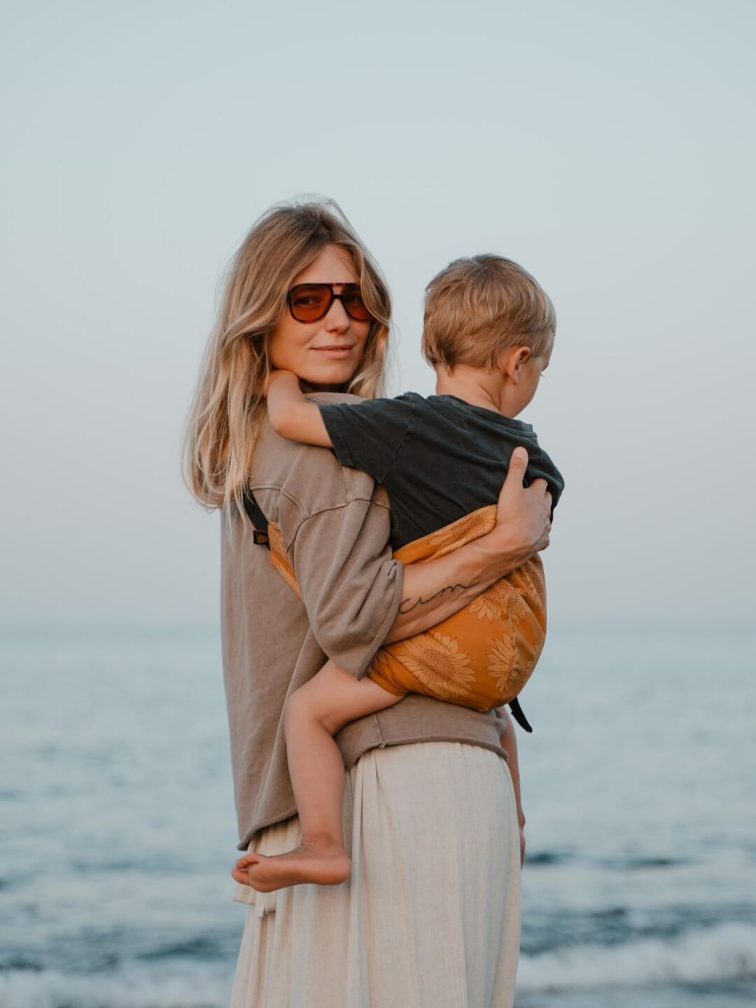 Wildride Toddler Swing Carrier Sunflower, Wildride väikelapse kandekott päevalilled