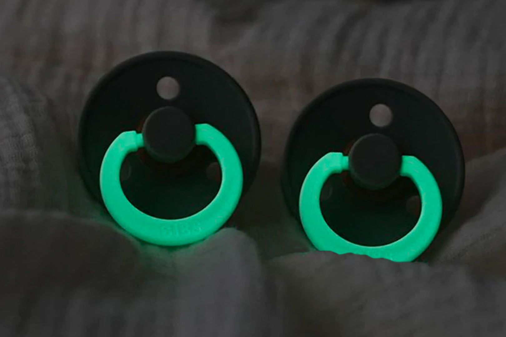 how bibs glowing night pacifiers work