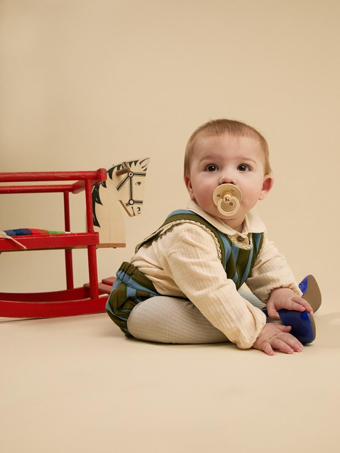 Bibs Colour Round Pacifier Holiday Collection, Horse, BIBS Colour Round kirsikujulised ümmargused lutid, kiikhobu, all-groups
