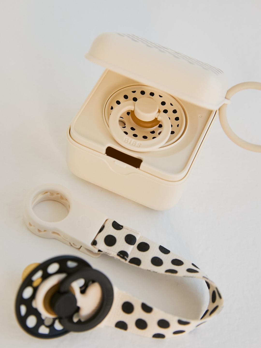 BIBS Studio Collection Colour Round Pacifiers Polka Dot, Pacifier Box, Pacifier Clip, BIBS Studio Polka Dot kollektsioon, kirsikujulised lutid, lutikarp, lutikett, all-groups