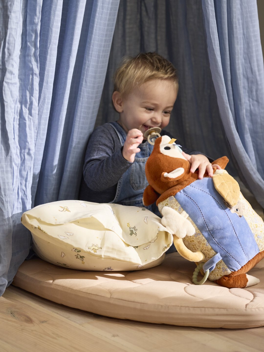 Filibabba tummy time toy with mirror, freddy the fox Filibabba kõhuli olemise aja mänguasi peegliga, beebimänguasi peegliga kõhuli mängimiseks 