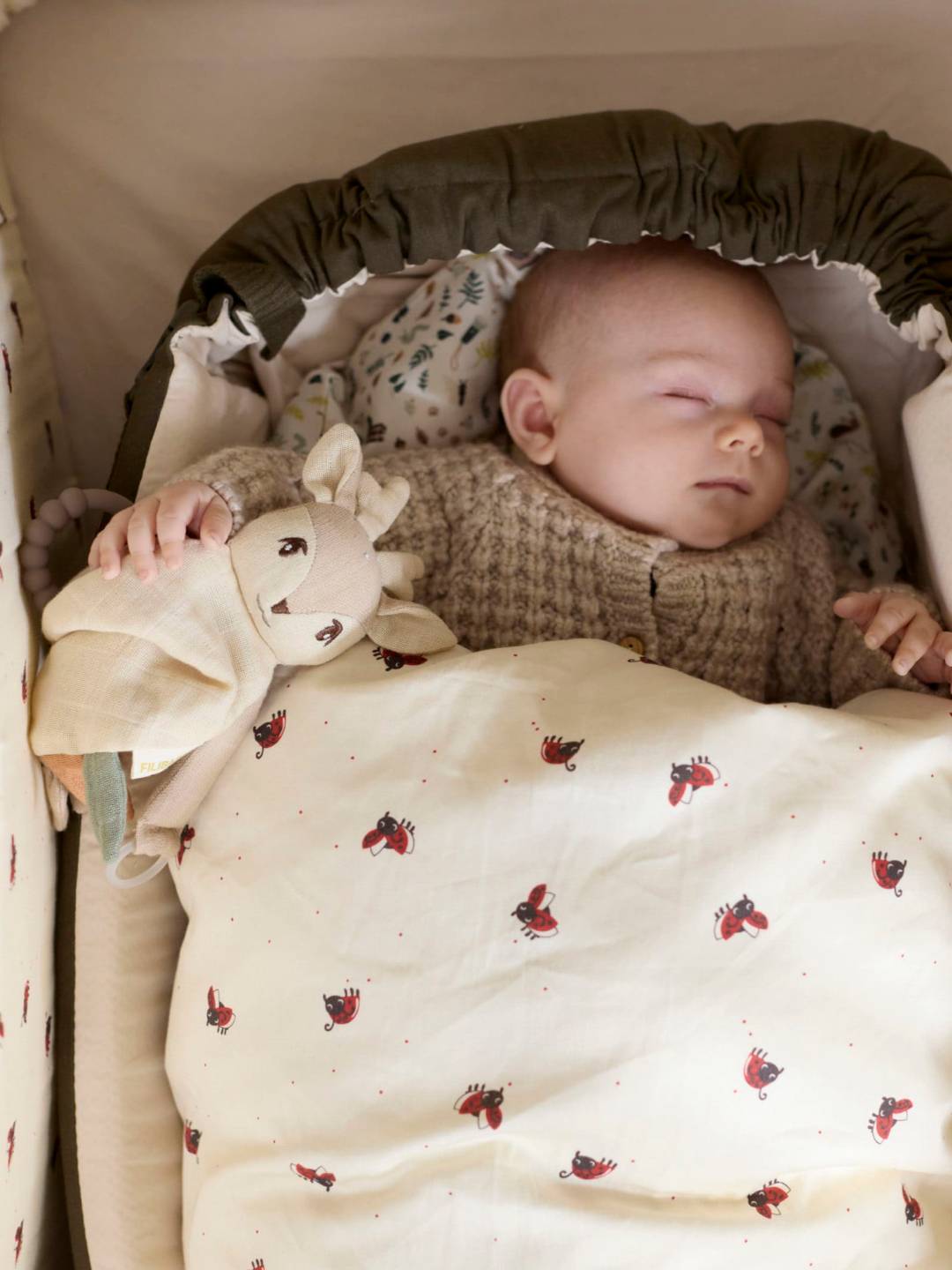 Filibabba Comfort blanket with teether fawn, Filibabba tudurätik närimisrõngaga