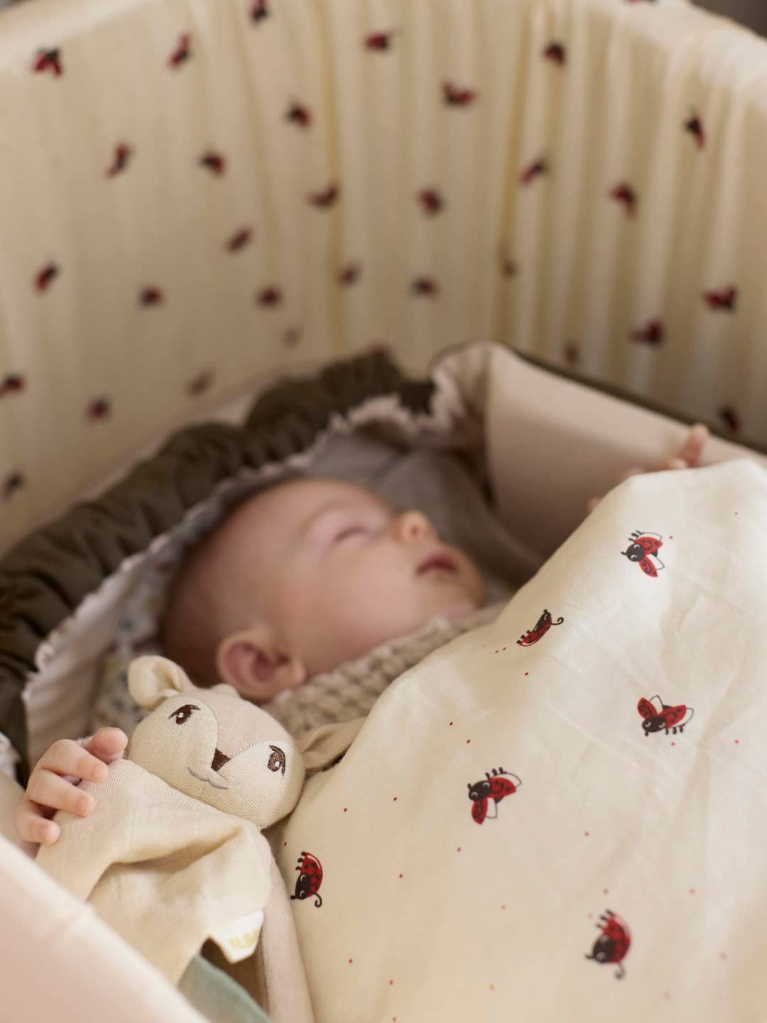 Filibabba Comfort blanket with teether fawn, Filibabba tudurätik närimisrõngaga