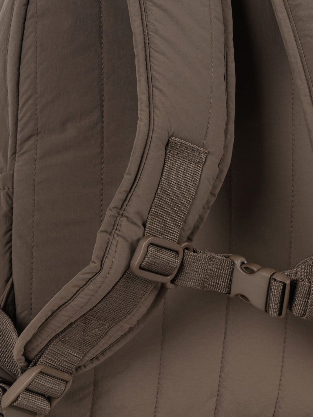 Konges Sløjd Juno Quilted Backback Midi, Konges Sløjd Juno tepitud seljakott Midi Walnut
