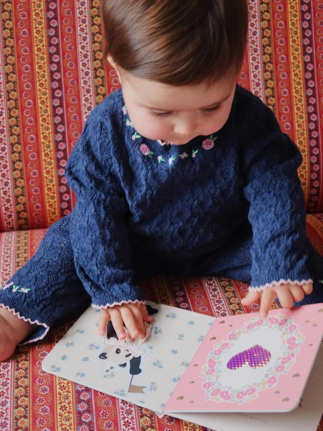 Konges Sløjd Touch and Feel Baby Book, Konges Sløjd katsu ja tunneta beebiraamat
