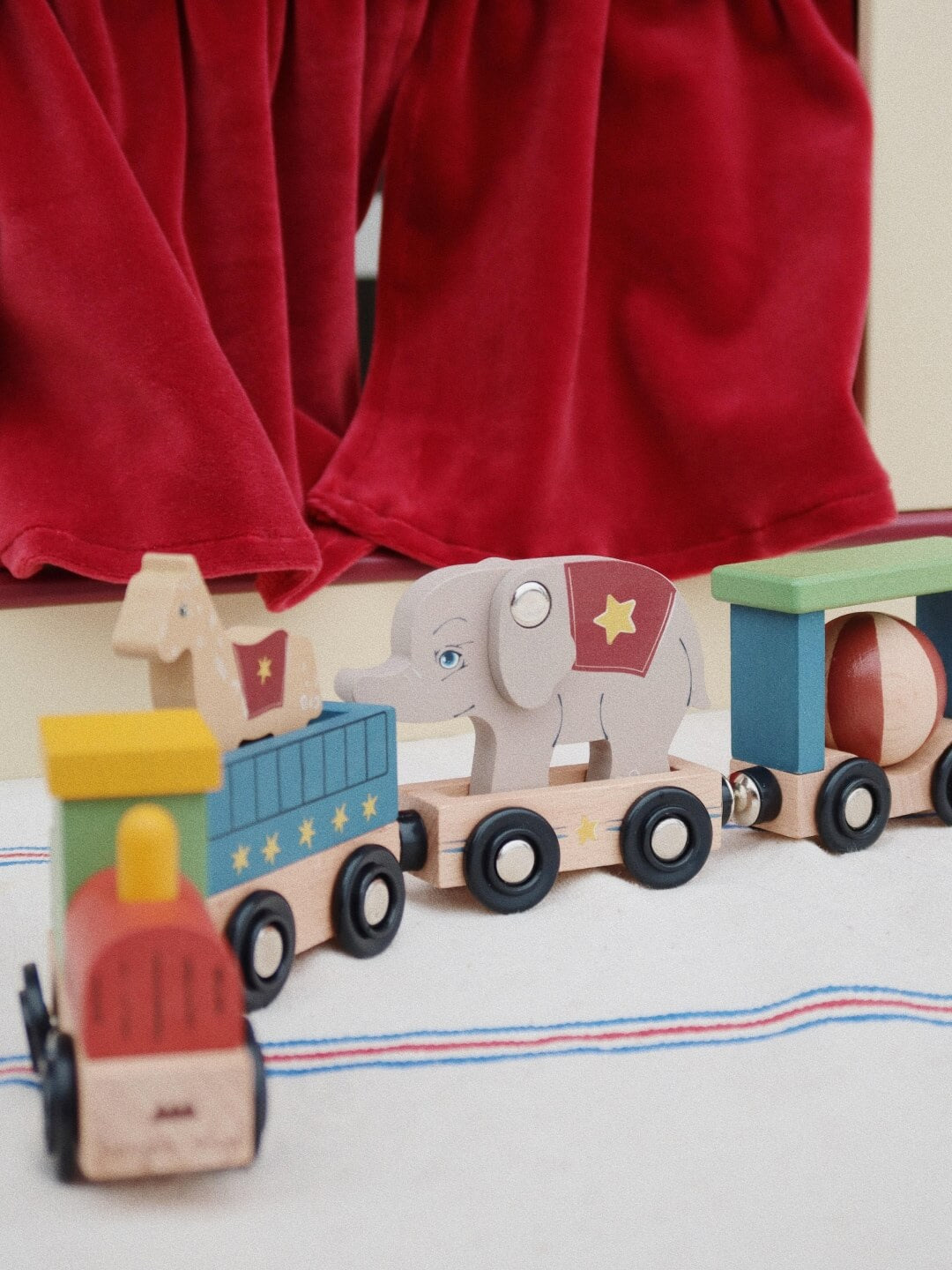 Konges Sløjd wooden animal train, Konges Sløjd puidust loomade rong