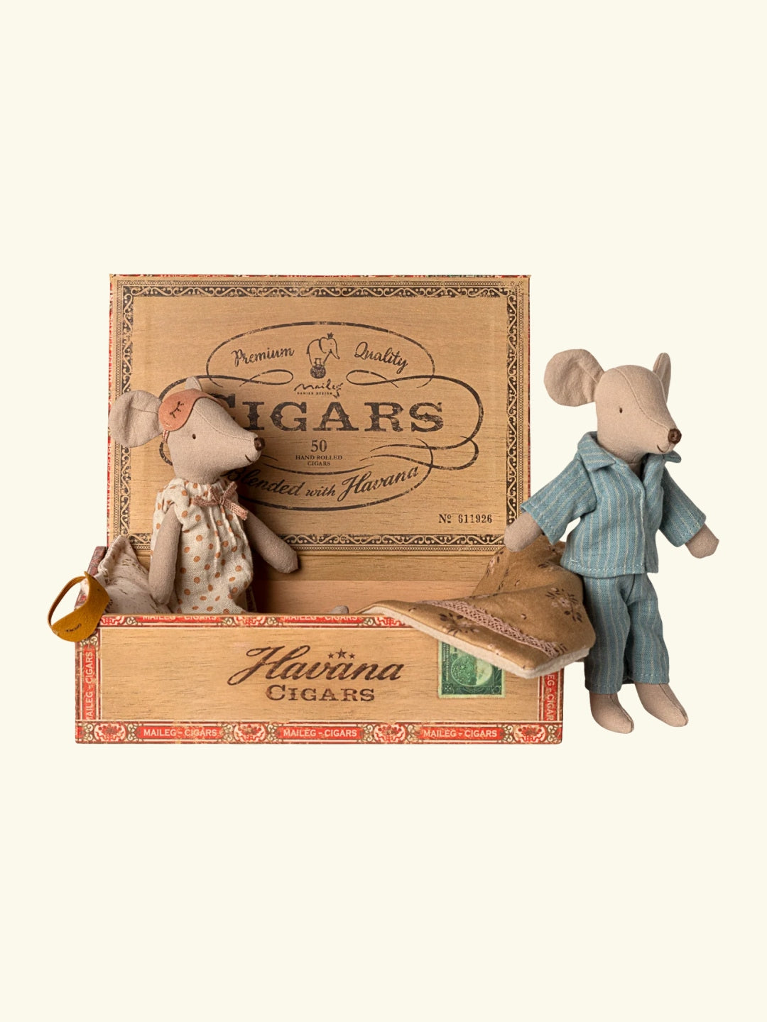 Maileg Mum and Dad Mice in Cigarbox, Maileg hiired ema ja isa koos karbiga