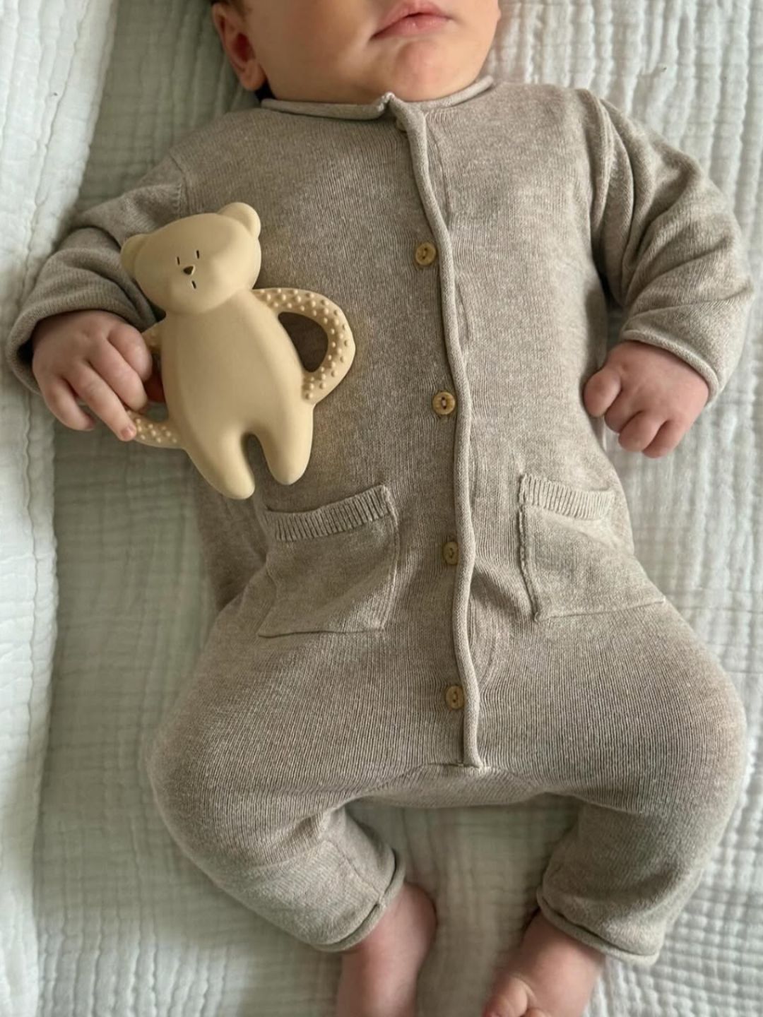 Moonie natural rubber teether, Moonie looduslikust kummist närimislelu, närimisrõngas, all-groups