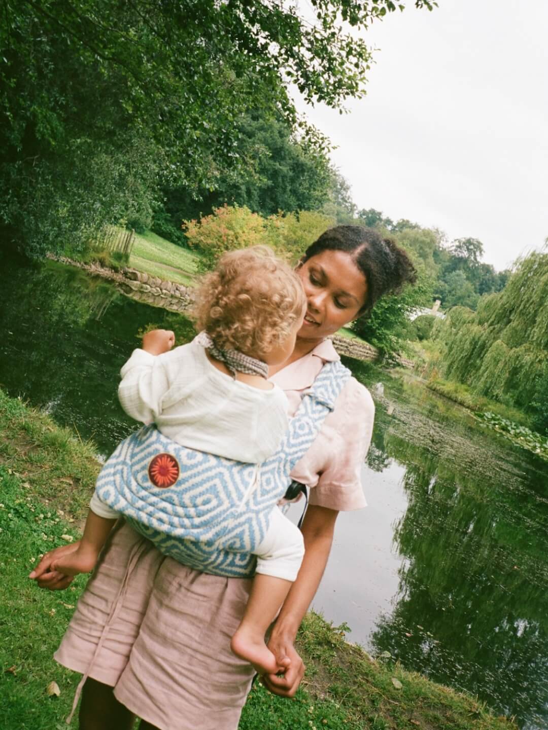 Moova baby carrier, Moova beebi kandekott, kõhukott, beebikandmine, beebikandmisvahendid, all-groups