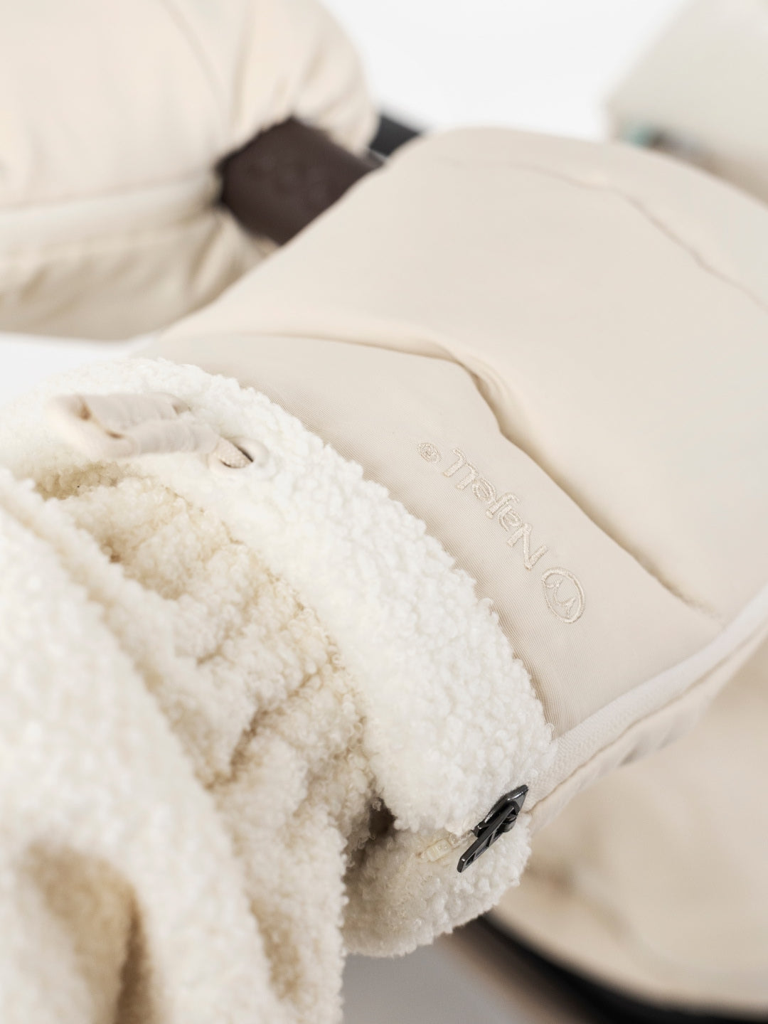 Najell stroller gloves down, Najell universaalsed vankrikindad pardisulgedega, suletäidisega