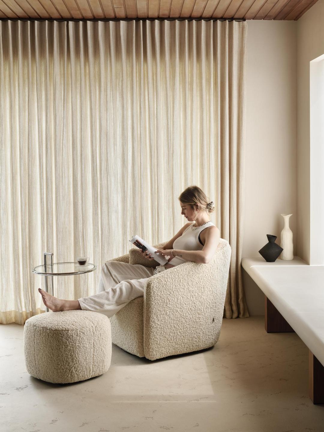 Quax Gomi Swivel & Gliding Chair with Ottoman, Quax Gomi pöörlev ja liikuv tugitool koos jalatoega, all-groups