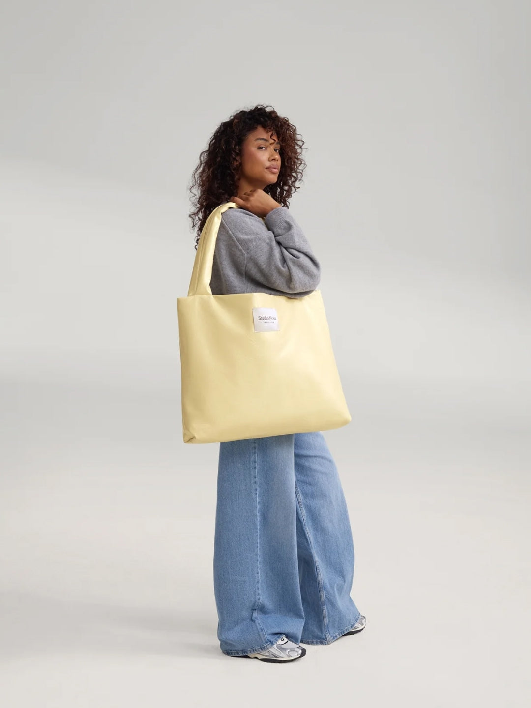 Studio Noos vegan leather mom bag, Studio Noos vegannahast mom bag, suur kott emale, butter yellow, all-groups