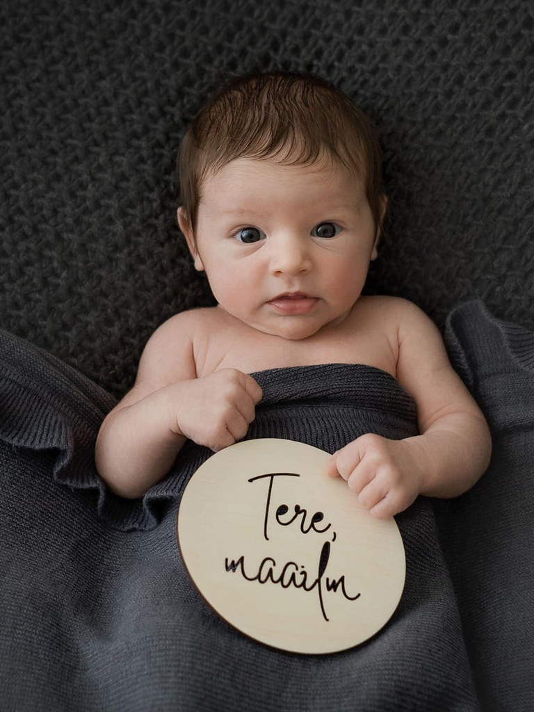 Babyluv Studio Plywood Birth Sign Hello, World, Babyluv Studio vineerist sünnisilt "Tere, maailm"